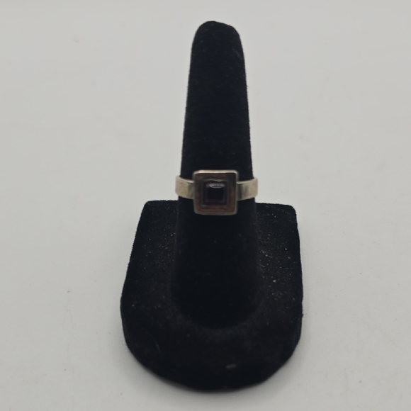 5.5 Silpada Sterling Silver Ring with Deep Red Gemstone - Picture 1 of 5